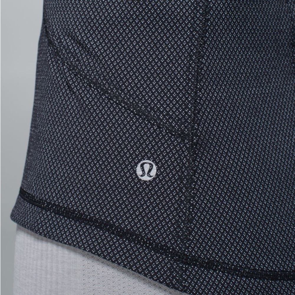 Lululemon Forme Jacket - Picture 9 of 16